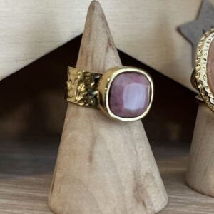 Bague acier inoxydable dorée réglable pierre naturelle rose
