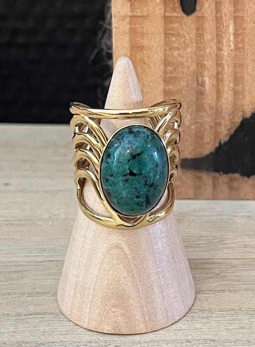 Bague acier inoxydable dorée pierre naturelle verte foncée