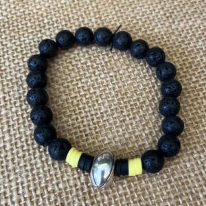 Bracelet homme perle de lave noire ballon de rugby