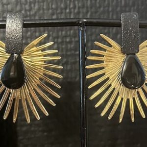 Boucle d'oreille puce noire soleil doré