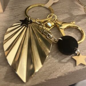 Porte clé étoile noir et doré