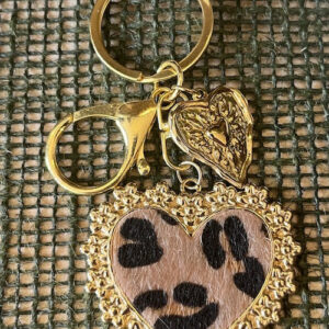 Porte clé coeur léopard à poil